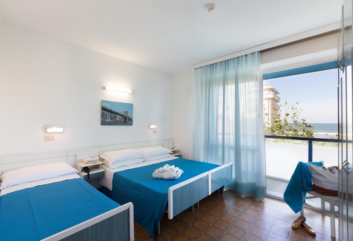 Hotel Taunus - Vista Mare Riccione Ngoại thất bức ảnh