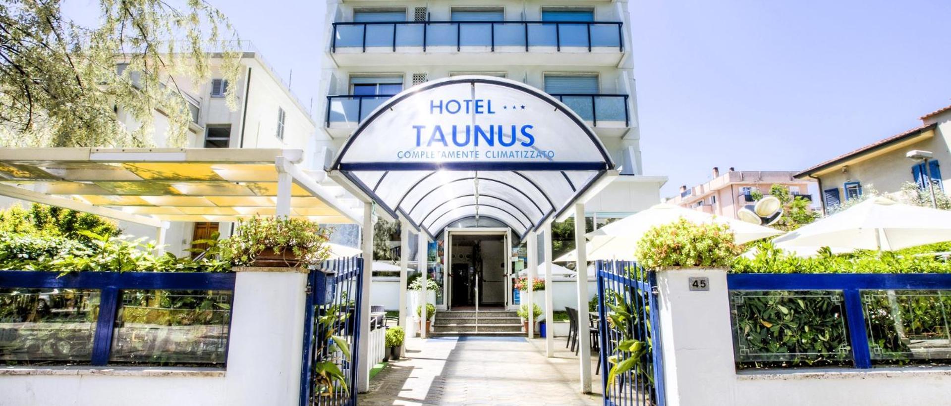 Hotel Taunus - Vista Mare Riccione Ngoại thất bức ảnh