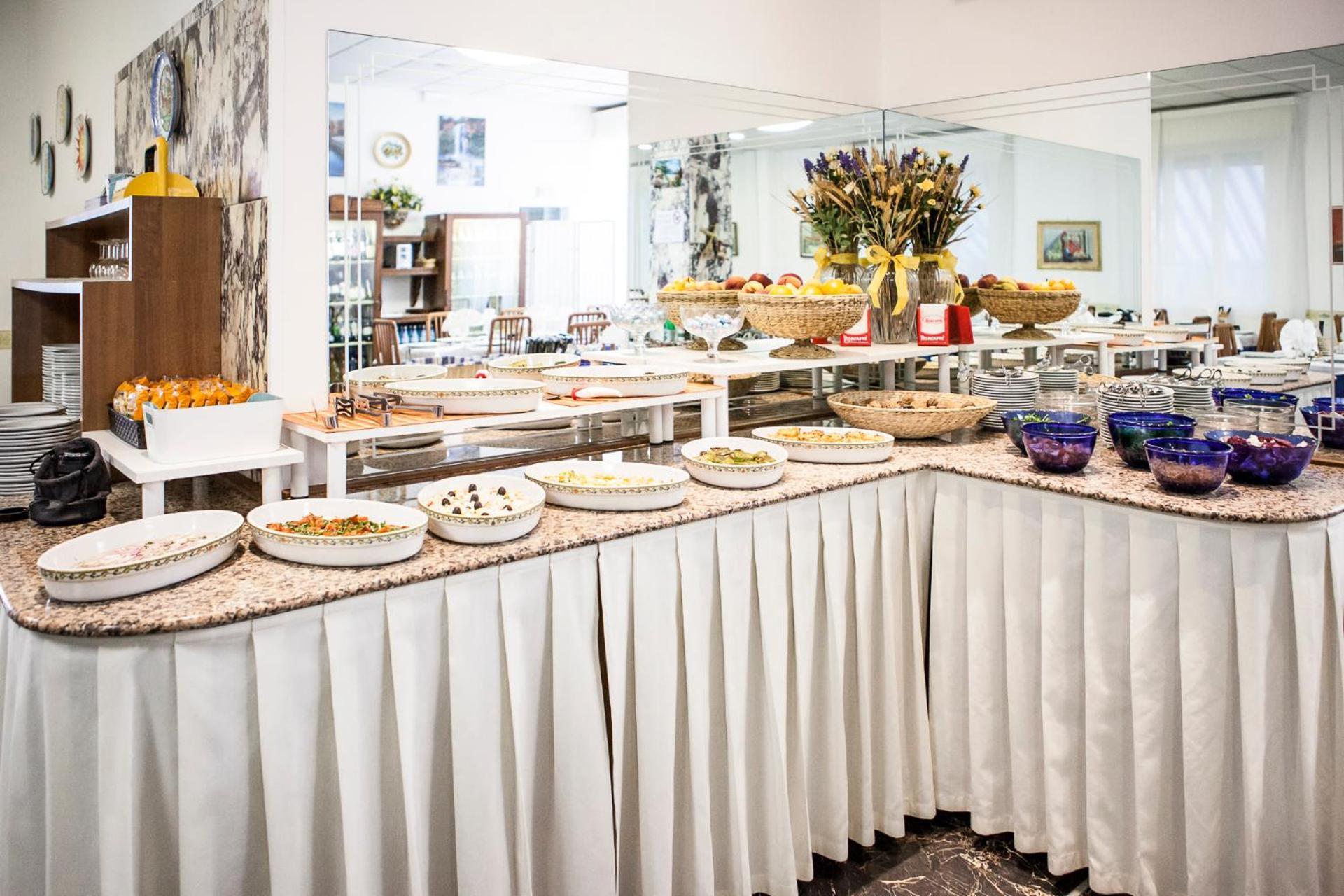 Hotel Taunus - Vista Mare Riccione Ngoại thất bức ảnh